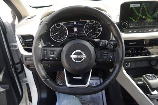 Pearl White Tricoat 2023 Nissan Rogue SL