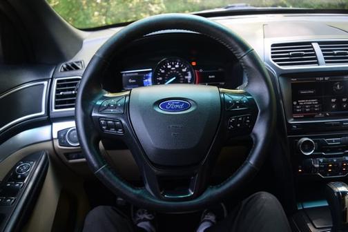 Shadow Black 2016 Ford Explorer XLT