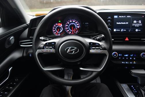 2022 Hyundai ELANTRA SEL