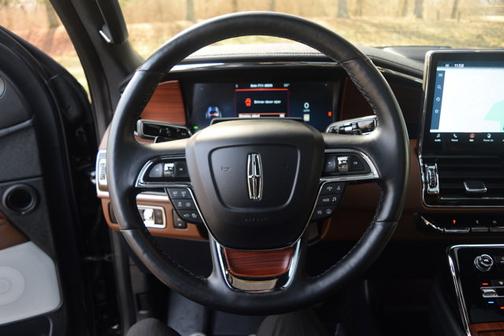 2023 Lincoln Navigator L Reserve