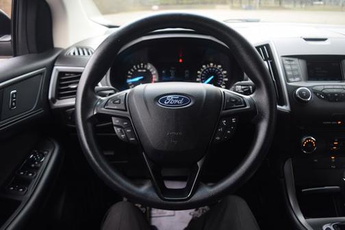 2018 Ford Edge SE
