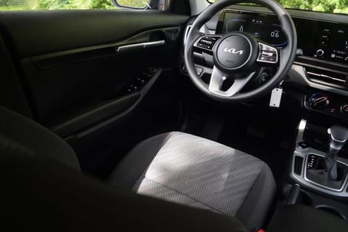 Fusion Black 2025 Kia Seltos LX