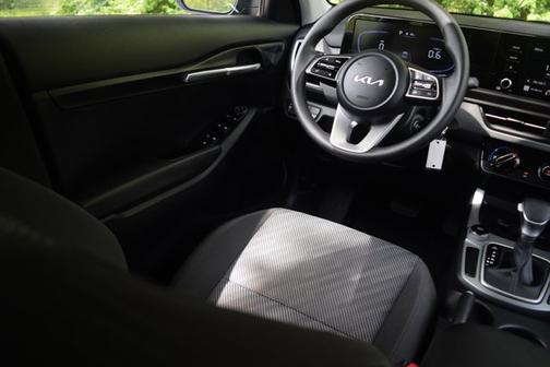 Fusion Black 2025 Kia Seltos LX