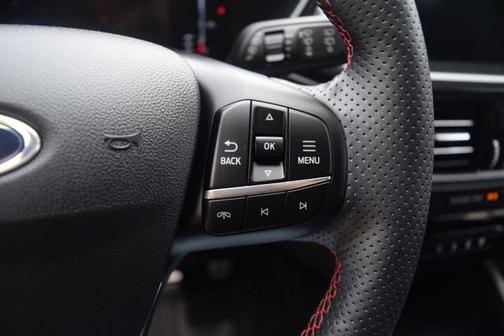 Agate Black Metallic 2024 Ford Escape ST-Line Select