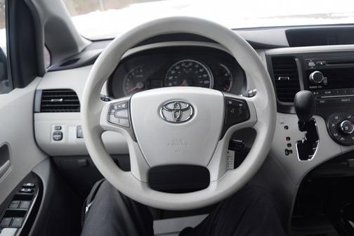 2012 Toyota Sienna LE