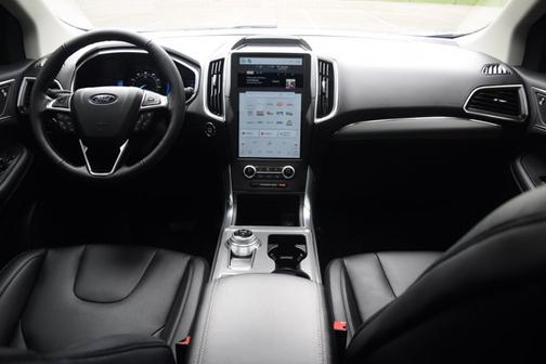 2021 Ford Edge Titanium