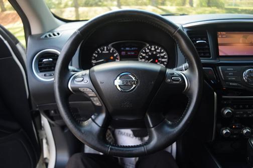 2015 Nissan Pathfinder SV