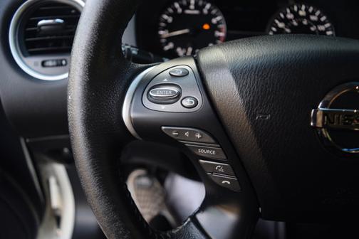 2015 Nissan Pathfinder SV