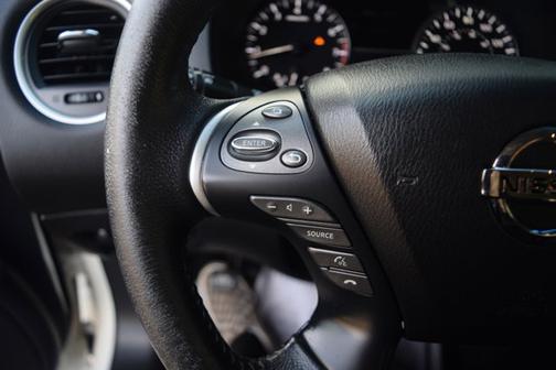 2015 Nissan Pathfinder SV