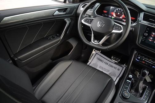 2023 Volkswagen Tiguan SE R-Line Black
