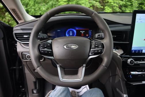 Agate Black Metallic 2023 Ford Explorer Platinum