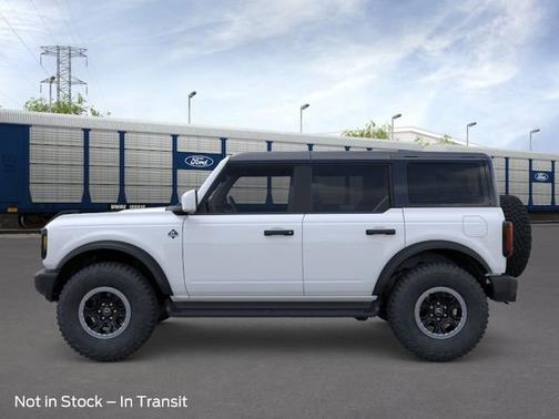 Oxford White 2026 Ford Bronco Outer Banks
