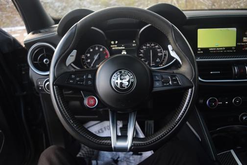 2019 Alfa Romeo Stelvio Quadrifoglio