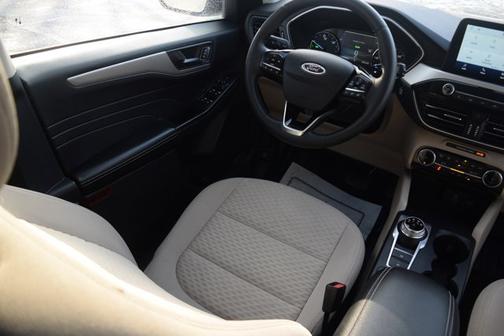 2022 Ford Escape SE Hybrid