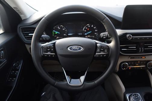 2022 Ford Escape SE Hybrid