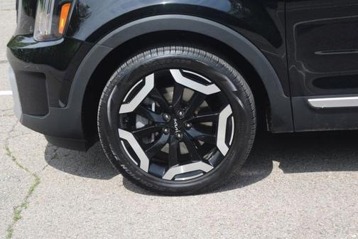 Ebony Black 2024 Kia Telluride EX