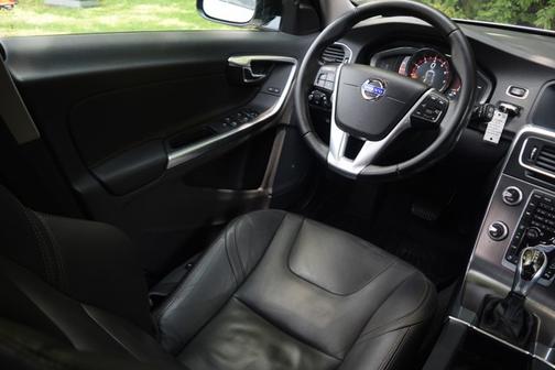 2015 Volvo V60 Cross Country T5