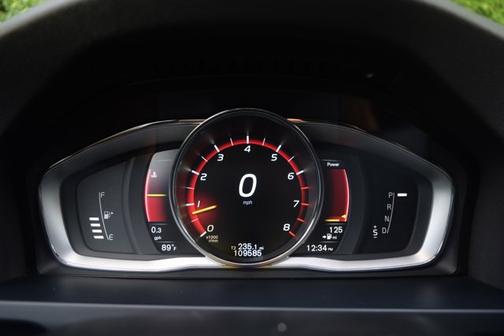 2015 Volvo V60 Cross Country T5