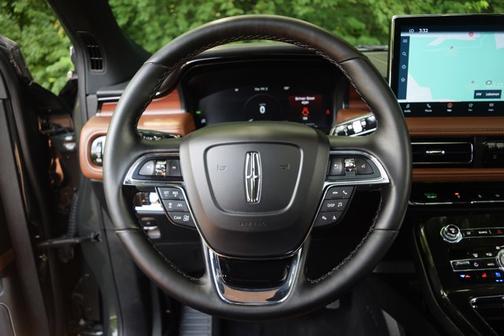 2023 Lincoln Nautilus Reserve