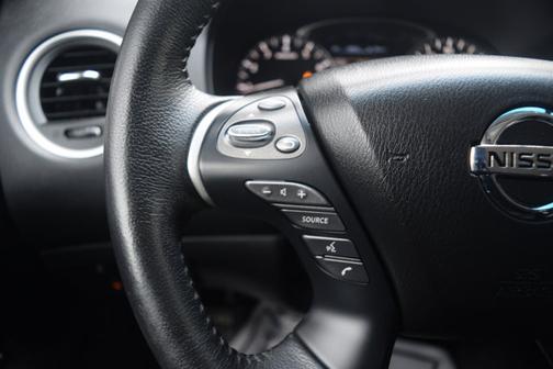 2015 Nissan Pathfinder SL