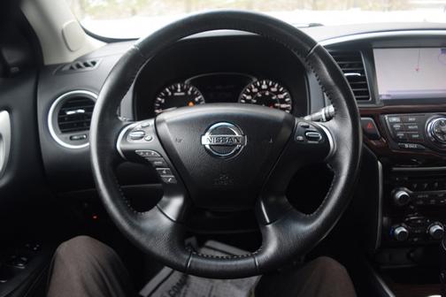 2015 Nissan Pathfinder SL