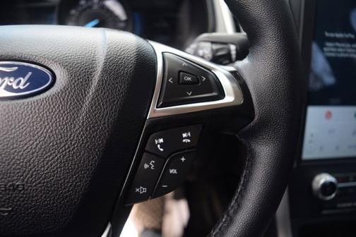 Black Metallic 2024 Ford Edge SEL