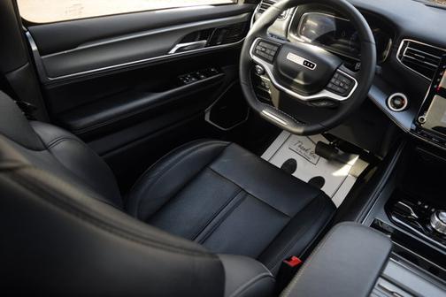 2023 Jeep Wagoneer Series II Carbide