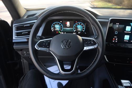 2024 Volkswagen Atlas Cross Sport 2.0T SE w/Technology