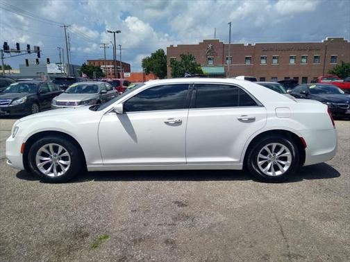 2016 Chrysler 300 Limited