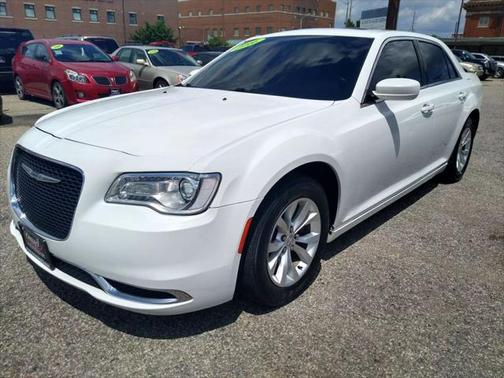 2016 Chrysler 300 Limited