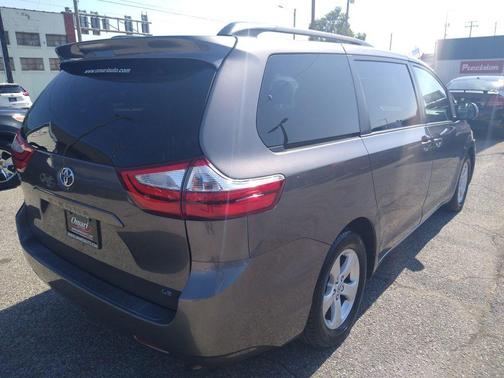 2015 Toyota Sienna LE