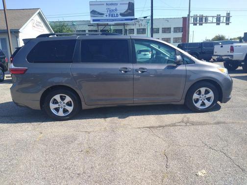 2015 Toyota Sienna LE