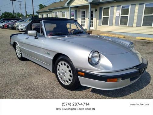 1988 Alfa Romeo Spider Quadrifoglio 2D Coupe