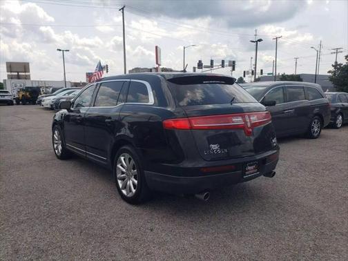 2011 Lincoln MKT Sport Utility 4D