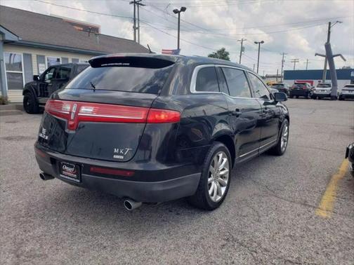 2011 Lincoln MKT Sport Utility 4D