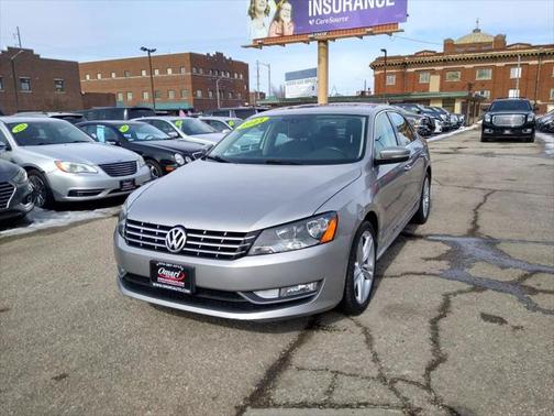 2013 Volkswagen Passat 2.0 TDI SE w/ Sunroof
