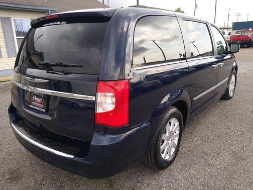2012 Chrysler Town & Country Touring-L