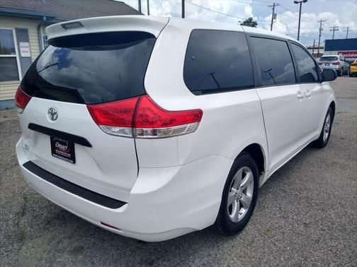 2011 Toyota Sienna LE