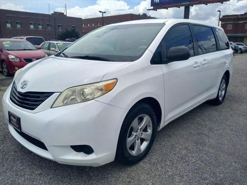 2011 Toyota Sienna LE