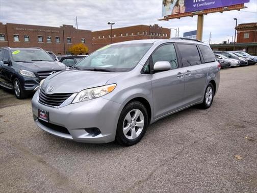 2013 Toyota Sienna LE