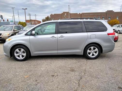 2013 Toyota Sienna LE