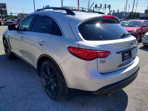 2015 INFINITI QX70 Base