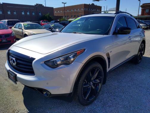 2015 INFINITI QX70 Base
