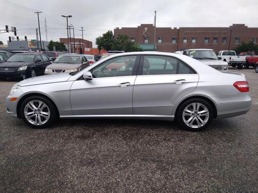 2011 Mercedes-Benz E-Class E 350 4MATIC Sedan 4D