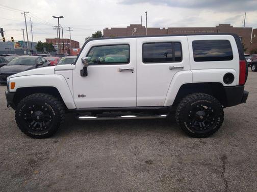 2006 Hummer H3 Base