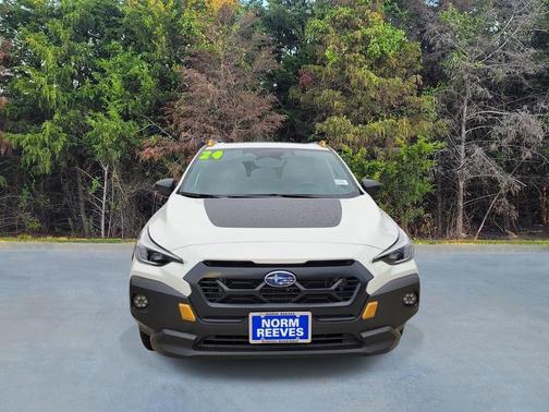 Crystal White Pearl 2025 Subaru Crosstrek Wilderness