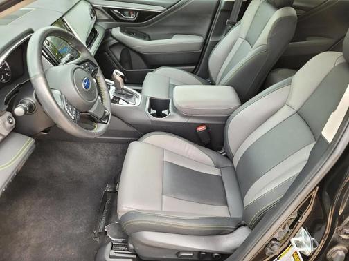 Crystal Black Silica 2025 Subaru Outback Onyx Edition