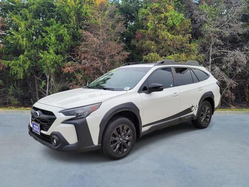 Crystal White Pearl 2025 Subaru Outback Onyx Edition