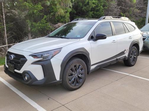 Crystal White Pearl 2025 Subaru Outback Onyx Edition