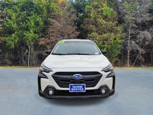 Crystal White Pearl 2025 Subaru Outback Onyx Edition